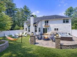 Luxury Villa with Hot Tub, Two Fire Pits, King Bed Suite, Game Room & Fenced Yard