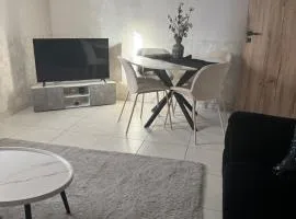 Lila's Home - Appartement dans maison avec extérieur