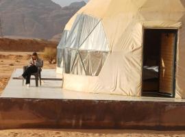 RUM iSLAND bubble LUXURU CAMP, hótel í Wadi Rum