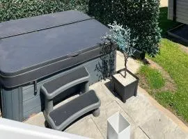 Whispering Pines Spa - Uk50087