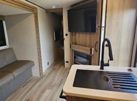 Down East Cabins 2025 RV Rental, hotel u gradu 'Tracadie'