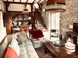 Maison de charme en Bourgogne, hôtel à Champlay