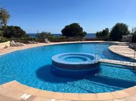 Appartement VAIANA avec piscine en bord de mer