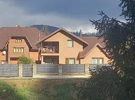 Sweet HoMe Котедж в Карпатах