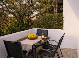 Sophias Suite perfect for couples Families, viešbutis mieste Kampos Paros