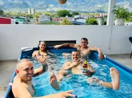 Mirador del Llano Piscina Vista Montaña aves