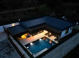 Suna willa, hotel in Karagedik