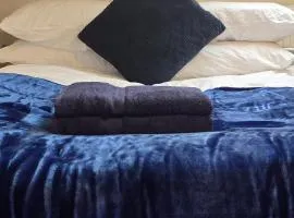 Town Centre Studio with Ensuite