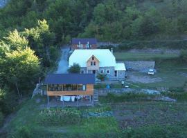 Mountain Vista Guesthouse Shkafi: İşkodra şehrinde bir otel