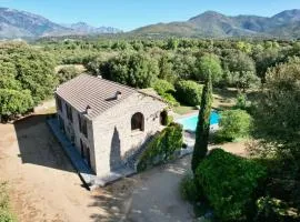 Un étage entier - 5 chambres indépendantes et 3 salles de bains
