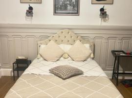 Studio Villa Agathe, hotel sa Troyes