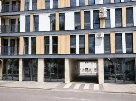 Lana Apartmani Autor