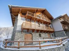 Rebecca's House few steps from skiing - Happy Rentals