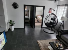 Surčin에 위치한 호텔 Crassula Lux 2