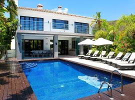 Lovely Home In Benahavís With Private Swimming Pool, Can Be Inside Or Outside, hotel a Benahavís