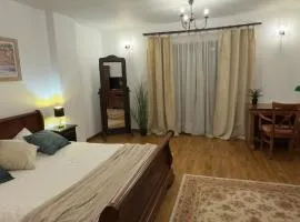 Vintage Luxury Flat