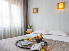 Logis Hôtel Le Relais – hotel w mieście Biscarrosse