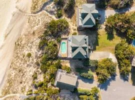 Oceanfront house with private pool, hot tub, & washer/dryer