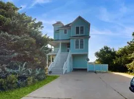 Lakefront home with private pool, hot tub, & pool table