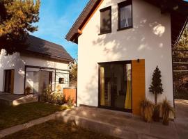 Holiday home, sea, jacuzzi, for 3 people – hotel w mieście Rozewie