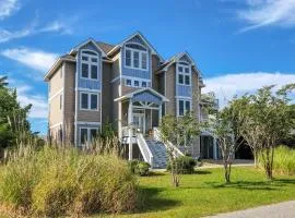 Waterfront home with theatre, private pool & hot tub - dog-friendly