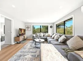 Sandy Bay Retreat Close to Hobart CBD & Beach