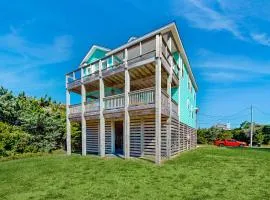 Gorgeous home with three decks, private hot tub & access to Club Hatteras pool