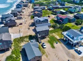 Oceanfront, Dog-Friendly House w/ Free WiFi, Shared Pool, Ocean View, Central AC