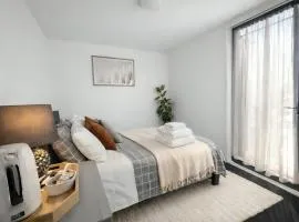 Guesthouse with Separate Entrance Ensuite and Parking Massey