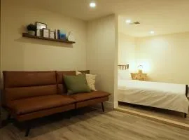 ION House - near shopping and Kennedy subway