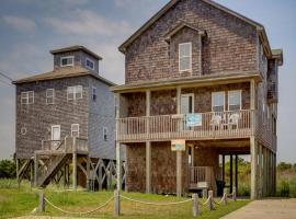 Soundfront home w/private hot tub, game room, fast WiFi, fish cleaning table, hotel din Frisco