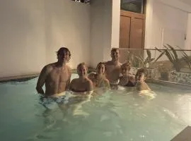 Ceylon Lodge - Airport Transit Hostel