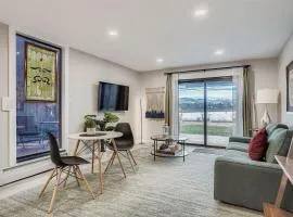 FoxGardens Incredible Lake & Mtn View Private Secure