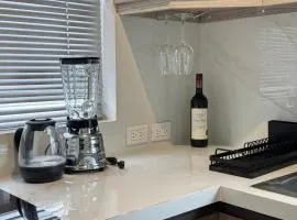 F- Cómodo depa cerca del Consulado Americano