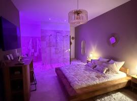 Secret Love Room, hotel a Bezouce