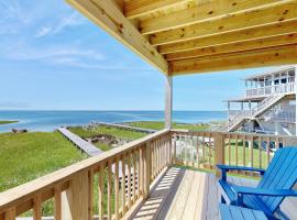 Completely Renovated Waterfront House w/ Private Hot Tub, hotel din Frisco