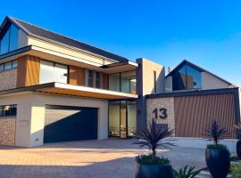 Morales manor, khách sạn ở Centurion