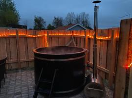 Shelterliv med luksus, n&aelig;rv&aelig;r og vildmarksbad，Flemming的豪華露營地點