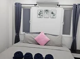 Large 1 Bedroom Apt Sleeps 4, Close to Beach - RM 2