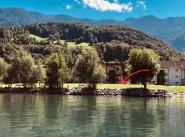 Spacious apartment with sauna and lakeview, in walking distance of ski lift