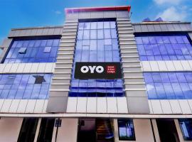 Hotel O A Star Lodge, khách sạn ở Trichūr