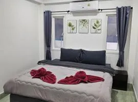 Large 1 Bedroom Apt Sleeps 4, Close to Beach - RM 1