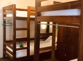 Lagoon Hostel, khách sạn ở Vịnh Arugam