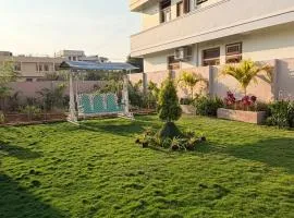 Mihira Home Stays, Waddepally