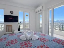 Romantic Penthouse with Mountains View