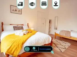 Beautiful 3BDR Flat By Stay Aura Short Lets & Serviced Accommodation Newcastle With Free WiFi & Parking