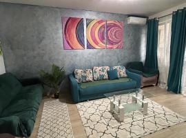 Apartament 2 rooms, khách sạn ở Dudu