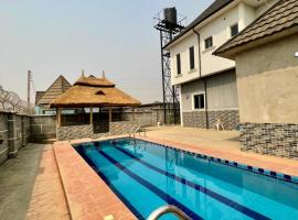 Bliss Nest Apartments, hotel in Furah