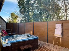 Le nid des 3 platanes - Spa et sauna privés en terrasse, hotel Vimory városában