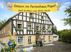 Ferienhaus Pape - 300m2, 17 Betten - mit großem privatem Garten, Pool, Dart, Sauna-, Grill- und Spielbereich - Ideal für Familien